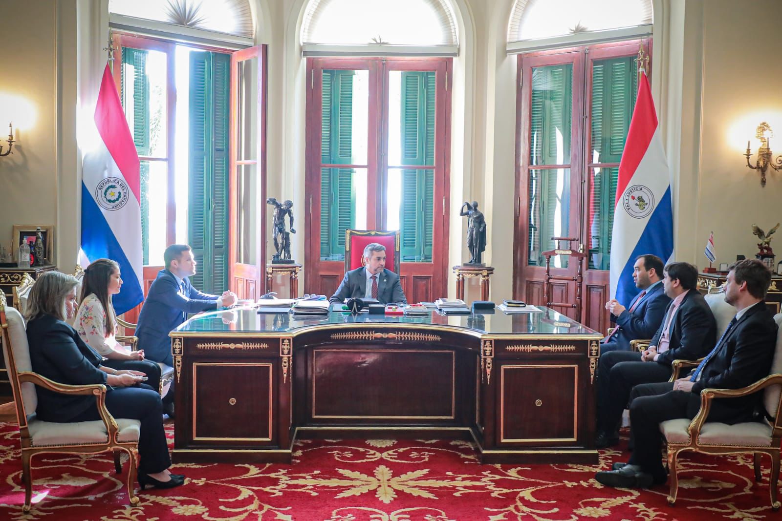 Momento de la reunión en el Palacio de Gobierno. Foto: Gentileza.