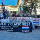 Médicos que dependen del Ministerio de Salud se manifiestan esta mañana de forma pacífica, frente a la cartera sanitaria. Foto: Sinamed