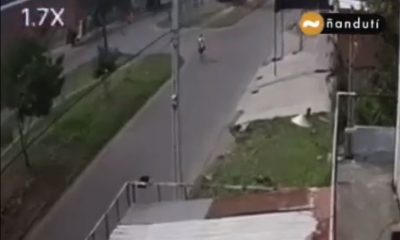 Momento del accidente del canillita. Captura de video