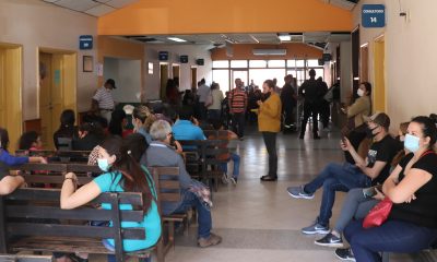 Pacientes abarrotan los hospitales públicos. Foto: Gentileza