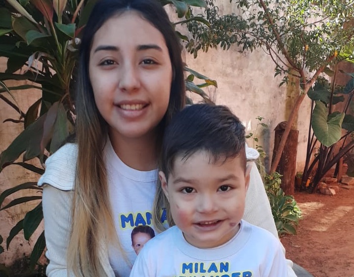 Milán de 4 años y su madre. Foto: GEN