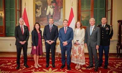 Abdo con los senadores de Estados Unidos. Foto: Presidencia.