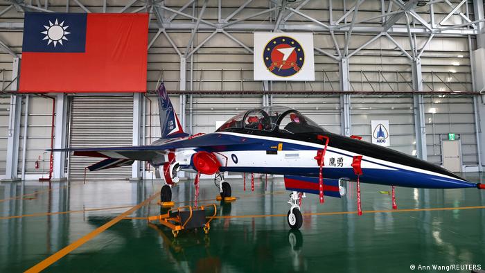 Avión militar de Taiwán en la base de Taitung. Foto: DW