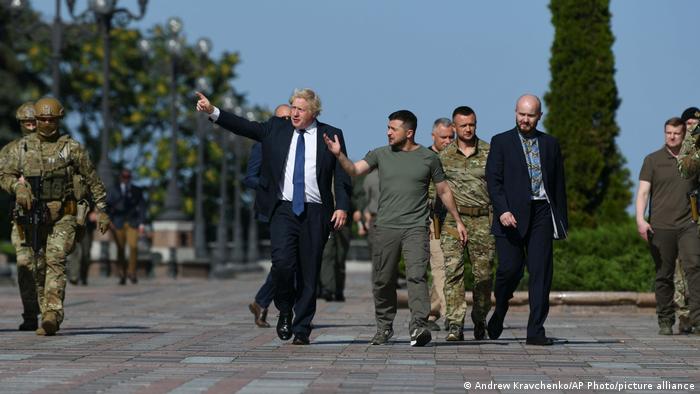 Boris Johnson y Volodimir Zelenski. Foto: DW