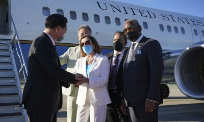 Nancy Pelosi en su despedida de Taiwán. Foto: El País