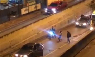 El incidente fue filmado y se volvió viral en redes sociales. Captura de video