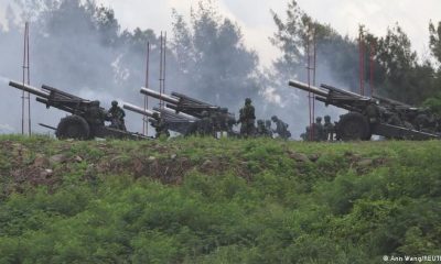 Soldados disparan obuses en un ejercicio militar en la región taiwanesa de Pingtung. Foto: DW