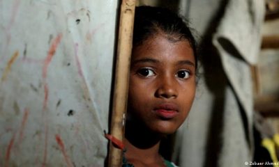 Una niña a las puertas de su tienda en un campamento de refugiados rohinyás en Mishara. Afirma que quiere ser profesora. Foto: DW.