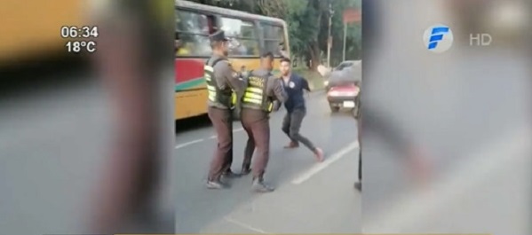 Momento de la agresión. Captura de video.