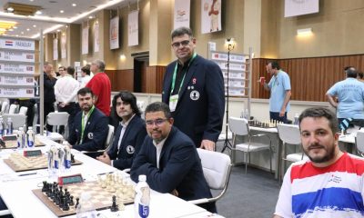 Equipo masculino de Paraguay (sentados) junto al capitán Andrés Riquelme (parado). GENTILEZA.