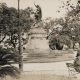 Monumento "La razón vence a la fuerza" en la Plaza de la Libertad, Asunción, circa 1940. Archivo Eder Acosta