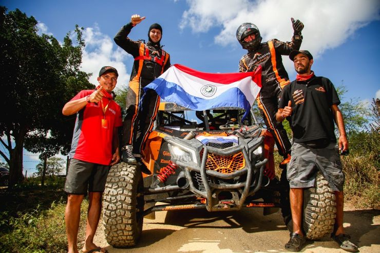 El consagrado piloto del cross country Oscar Santos listo para dar batalla y festejar nuevamente en suelo brasileño. Foto: ARCHIVO.