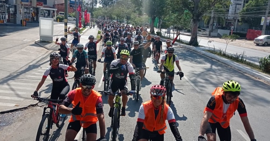 Muchos ciclistas se unieron a la iniciativa. Foto: Cyclesport.