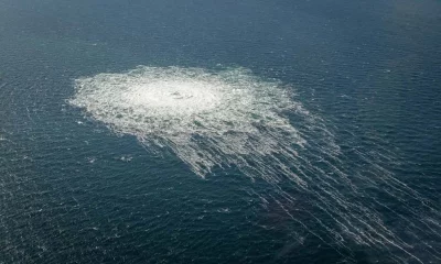 Burbujas producidas por una fuga en el gasoducto Nord Stream 2 en el már Báltico, cerca de Bornholm, Dinamarca Mando de la Defensa de Dinamarca. Foto: Infobae