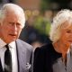 Carlos III y la reina consorte, Camila, llegaban el martes al castillo de Hillsborough, en Belfast. Foto: El País.