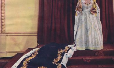Con apenas 25 años -tras la abdicación de su tío y la muerte de su padre- el 2 de junio de 1953, Isabel fue proclamada reina. Foto: Infobae