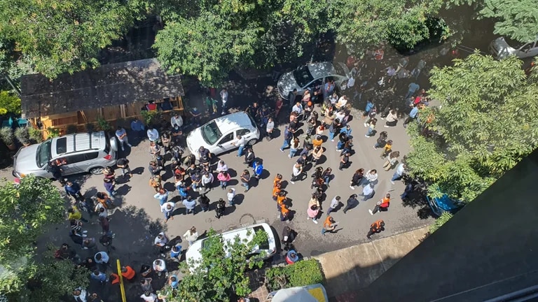 El sismo sorprendió a la gente en Ciudad de México. Foto: Infobae.