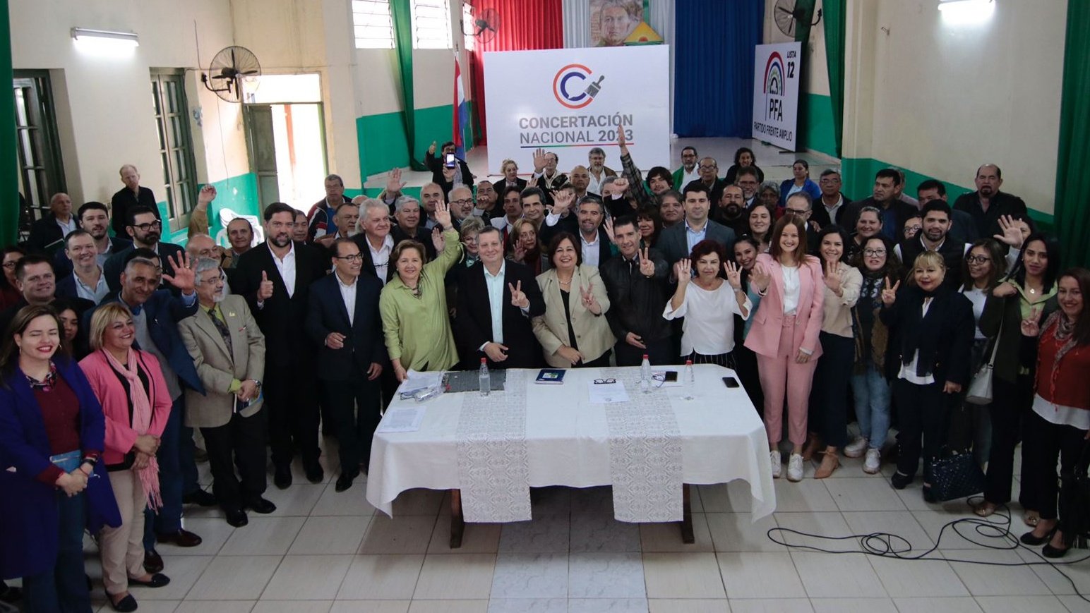 Momento de la presentación de las candidaturas de la Concertación. Foto: Twiiter @esperanza_py