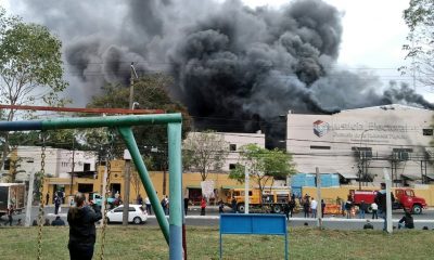 El incendio se ha vuelto incontrolable. Foto: @joseescauriza