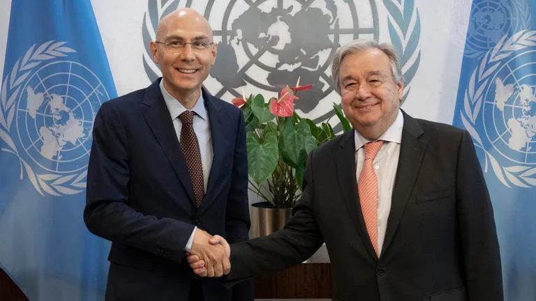 Volker Türk y Antonio Guterres. Foto: Infobae