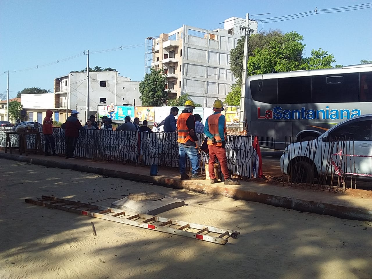 Manifestantes en la zona de Tres Bocas. Foto: MOPC..