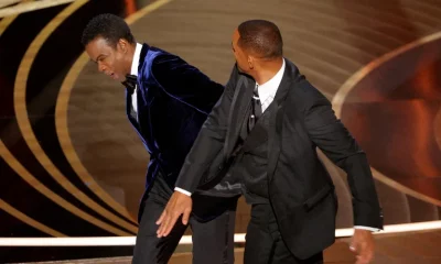Will Smith abofeteando a Chris Rock durante la ceremonia de entrega de los premios Oscar. Foto: Infobae