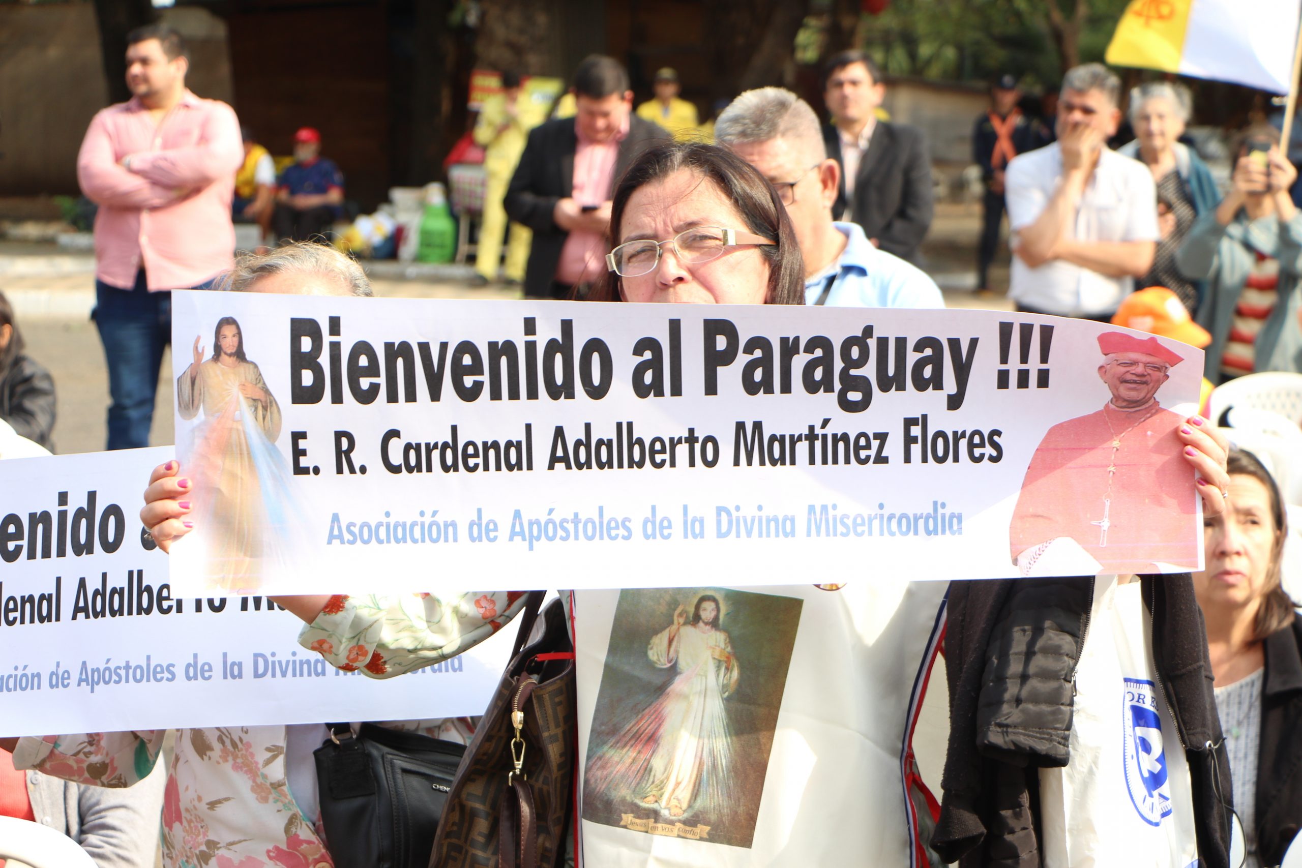 Seguidores llegaron de todas partes del Paraguay. (Foto CEP).