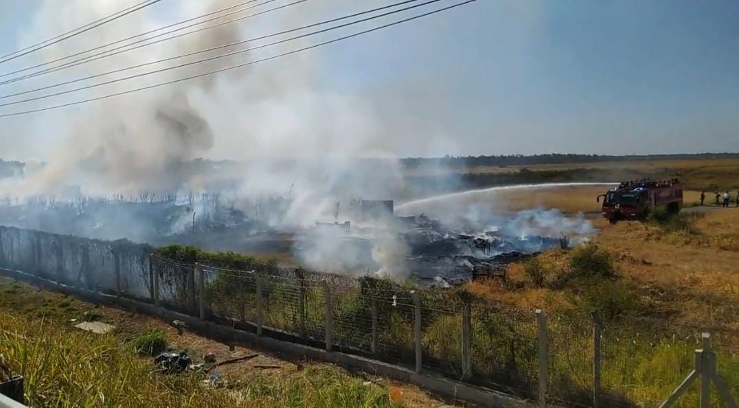 El fuego se produjo en zona del aeropuerto Silvio Pettirossi. Captura video