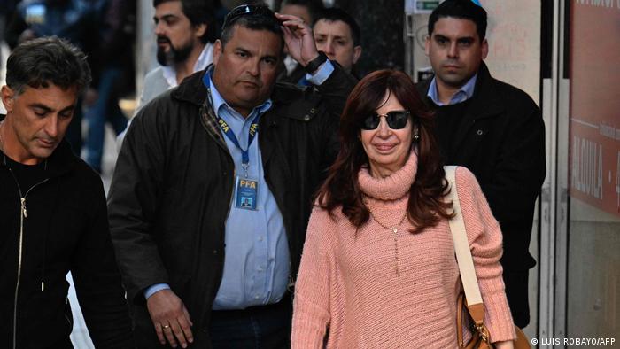 Este lunes se retoma juicio oral contra CFK. Foto: DW