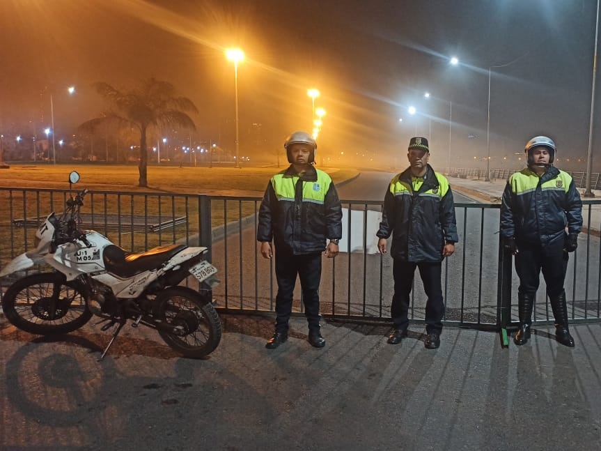 Agentes de tránsito en la Costanera. Foto: @asu_transito