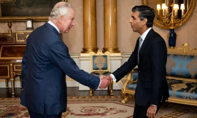 El rey Carlos III recibe a Rishi Sunak en el Palacio de Buckingham. Foto: Infobae