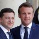 Emmanuel Macron (der) y Wolodímir Selenski en París, en una foto de archivo .