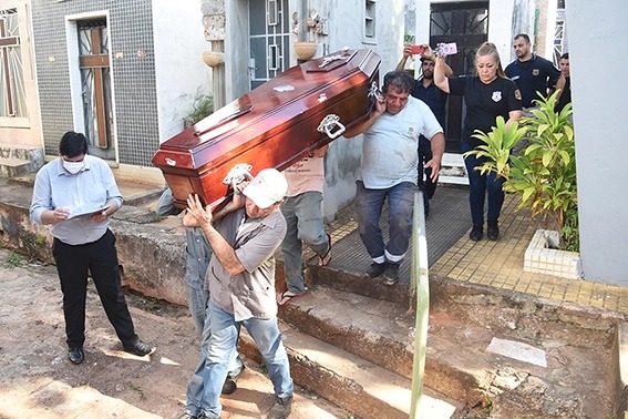 Los restos de Osvaldo Villalba en el cementerio de la Recoleta. Foto: Gentileza