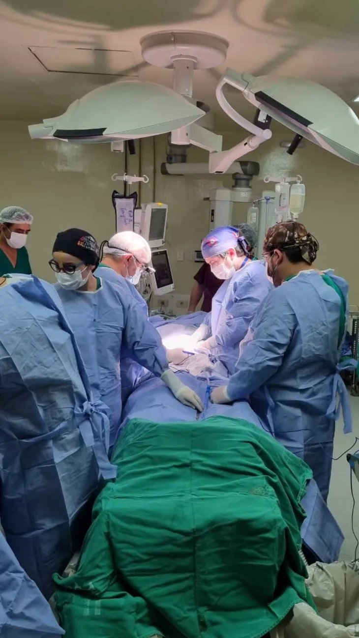 Cirugía de trasplante en Paraguay. Foto: Gentileza.