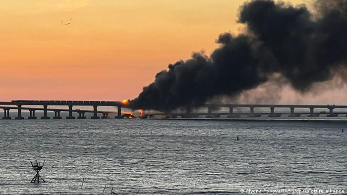 Incendio en el puente de Crimea. Foto: DW.