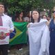 DOña Isabel (centro), madre del estudiante brasileño desaparecido. Foto: 680 AM