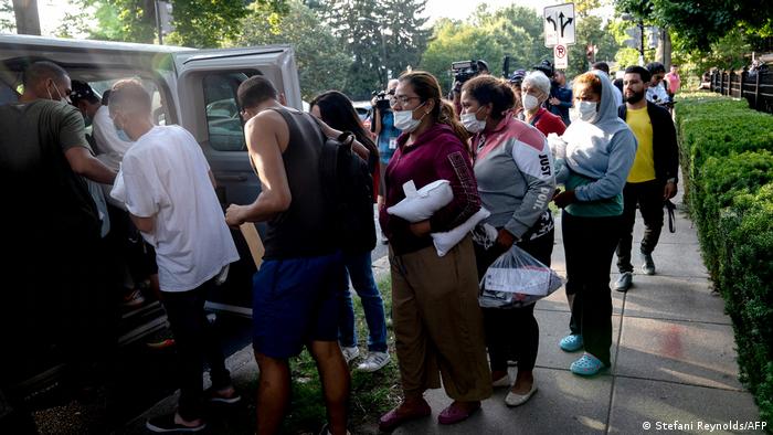 Migrantes arrestados en Texas. Foto: DW.