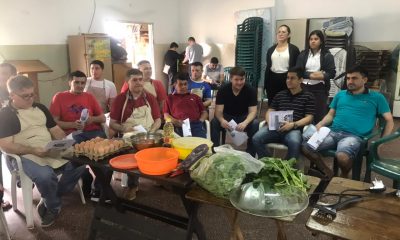 Participan de un curso de capacitación culinaria para la elaboración de platos a base de soja. Foto: Ministerio de Justicia.