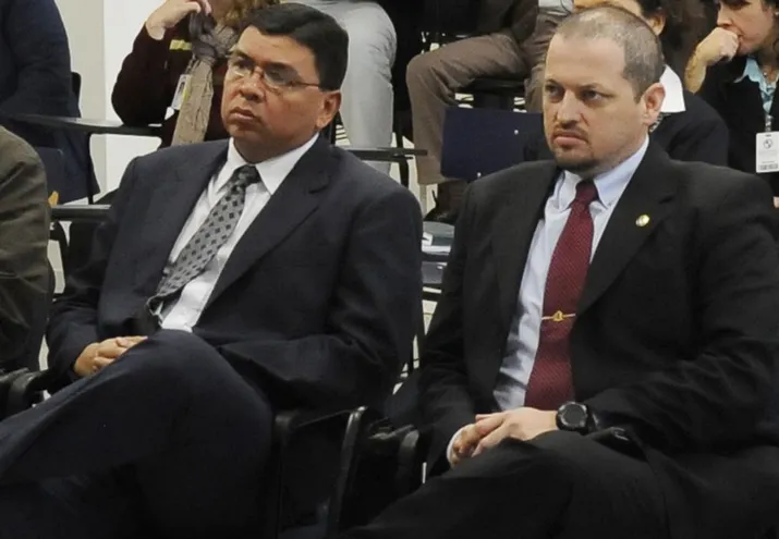 Los exministros de la Senad, Francisco De Vargas y Luis Rojas procesados por compra de equipos de escucha. Foto: ABC