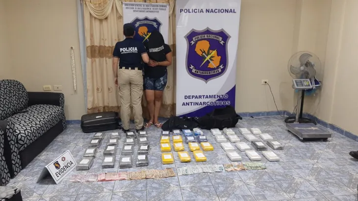 Una mujer quedó detenida durante el procedimiento. Gentileza