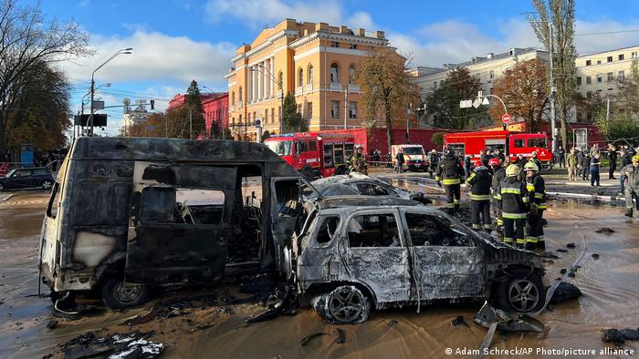 Rusia lanzó el lunes (10.10.2022) una oleada de bombardeos coordinados y mortales contra varias ciudades de Ucrania. Foto: DW.