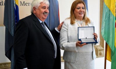 Sandra Quiñónez recibió un reconocimiento. @REMPM_Oficial