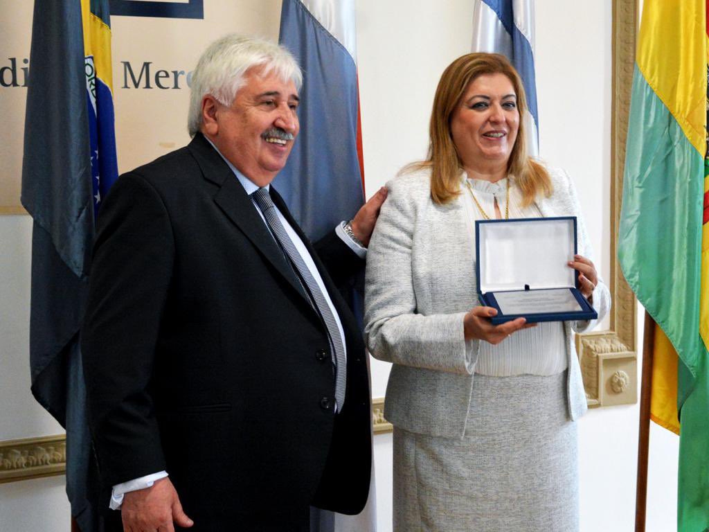 Sandra Quiñónez recibió un reconocimiento. @REMPM_Oficial