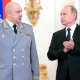 Serguéi Surovikin junto a Vladimir Putin. Foto: Infobae.