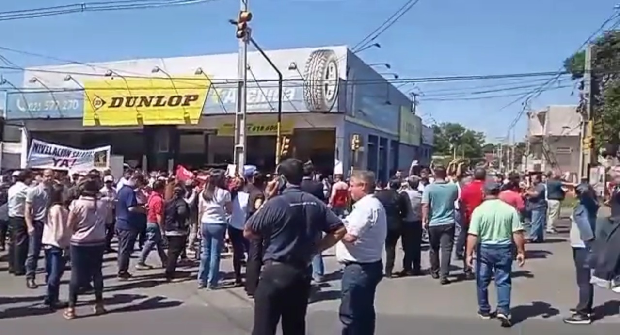 Los sindicalistas generan caos en el tránsito. Foto: captura