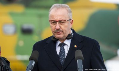 Vasile Dincu, titular de Defensa de Rumania, presentó su dimisión alegando incompatibilidades con el presidente. Foto: DW.