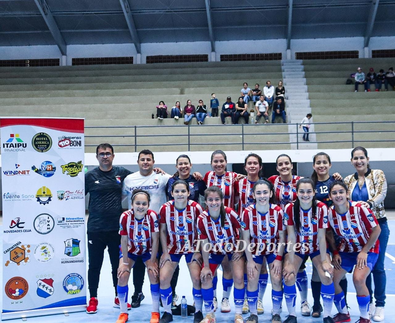 Selección paraguaya femenina de fútbol de salón que abre su presentación en el mundial este lunes contra su par de Perú. Foto: A Todo Deportes.