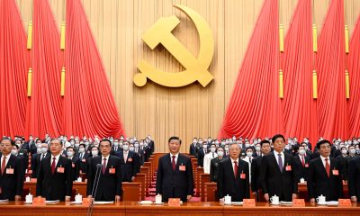 Xi Jinping (en el centro), en el del XX Congreso del Partido Comunista de China. Foto: El País.