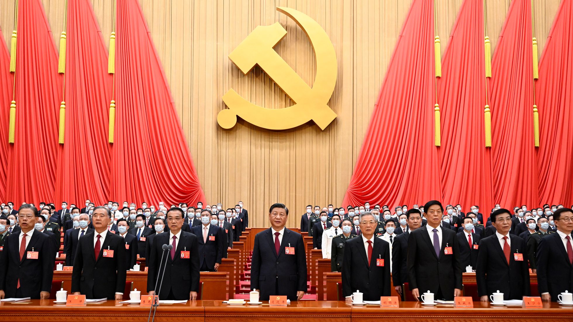 Xi Jinping (en el centro), en el del XX Congreso del Partido Comunista de China. Foto: El País.