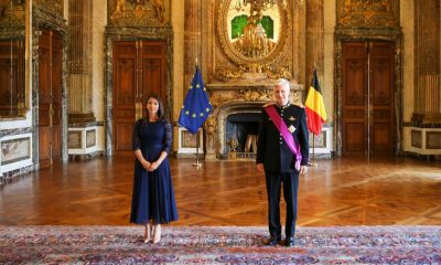 Zoila Yanira Müller Goff, embajadora de Nicaragua en Bruselas, presenta sus credenciales al rey Felipe de Bélgica, el 29 de junio de 2022. Foto: El País.